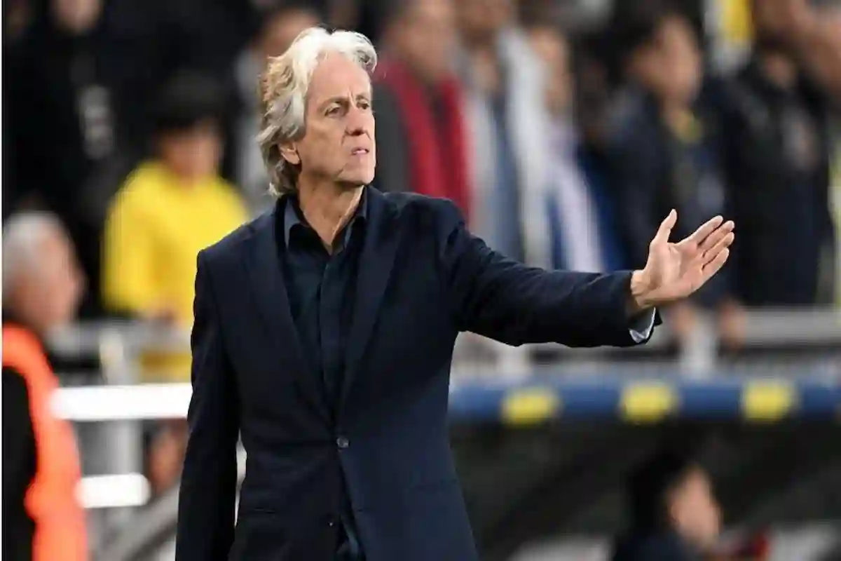 القحطاني يصدم الجمهور برحيل مدرب كبير روشن