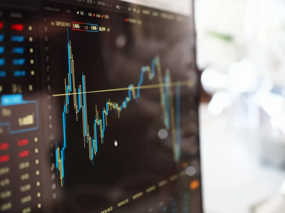 حتى 27 مليار ريال تعود إلى الداخل.. هيئة السوق المالية تحاصر استثمارات صناديق النقد بسقف 5%