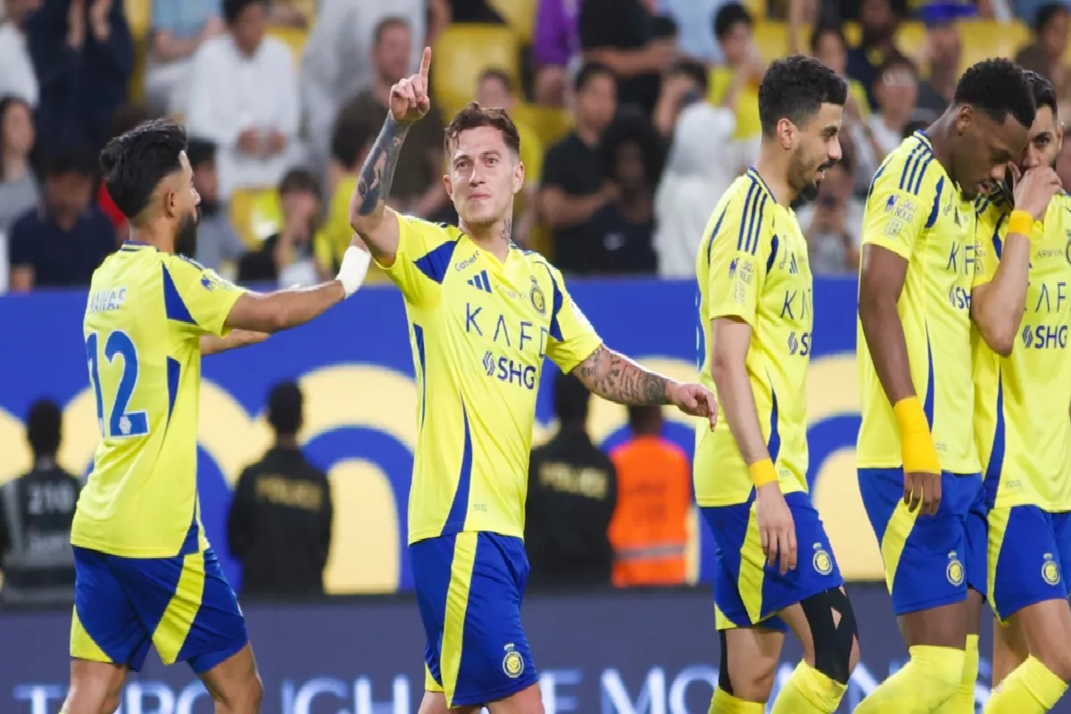 النصر يبحث عن بديل .. مدرب غلطة سراي يغلق الباب رسميًا.