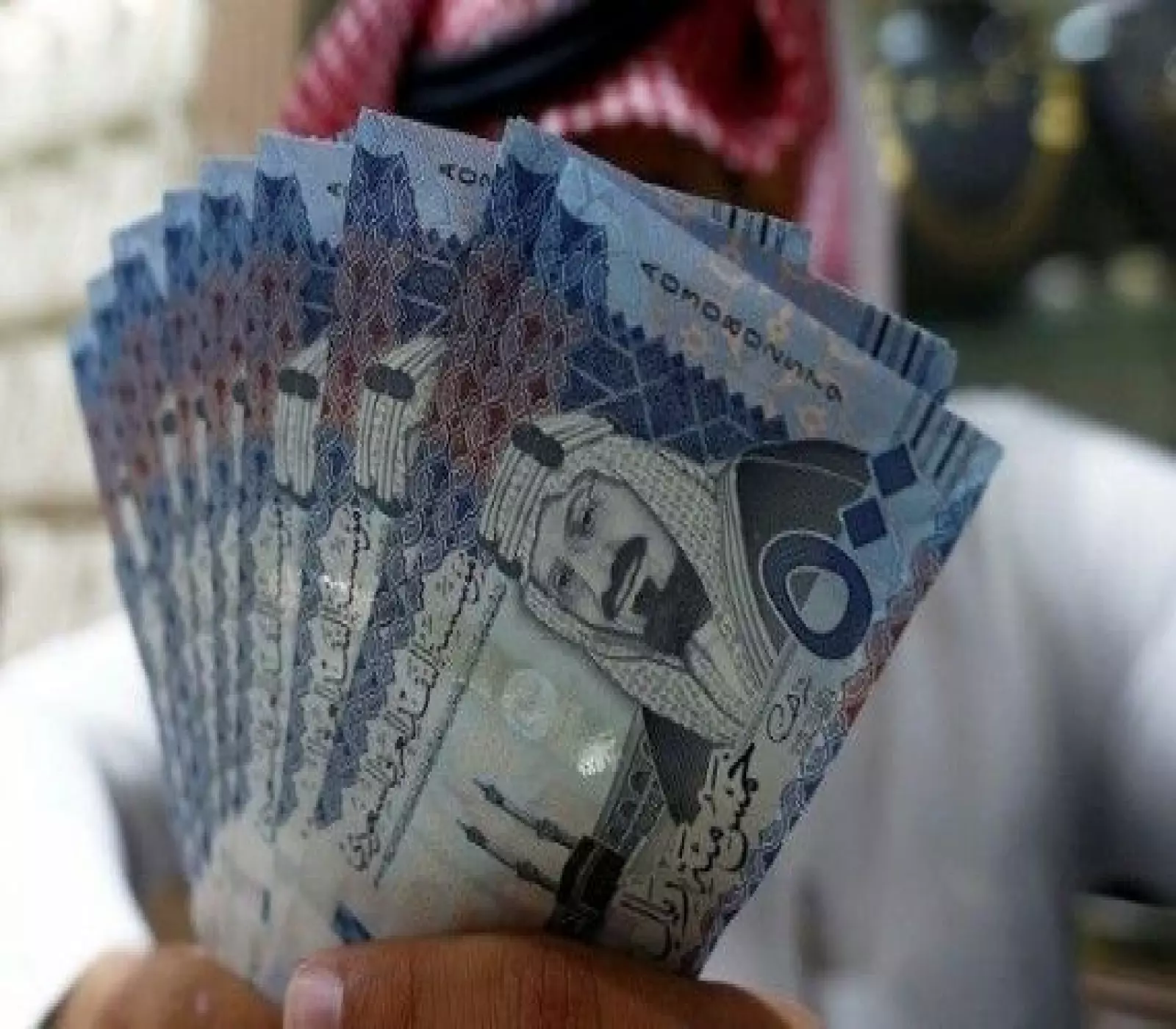 سلم رواتب الموظفين في السعودية 2026: تفاصيل الزيادة والحدود الجديدة للرواتب